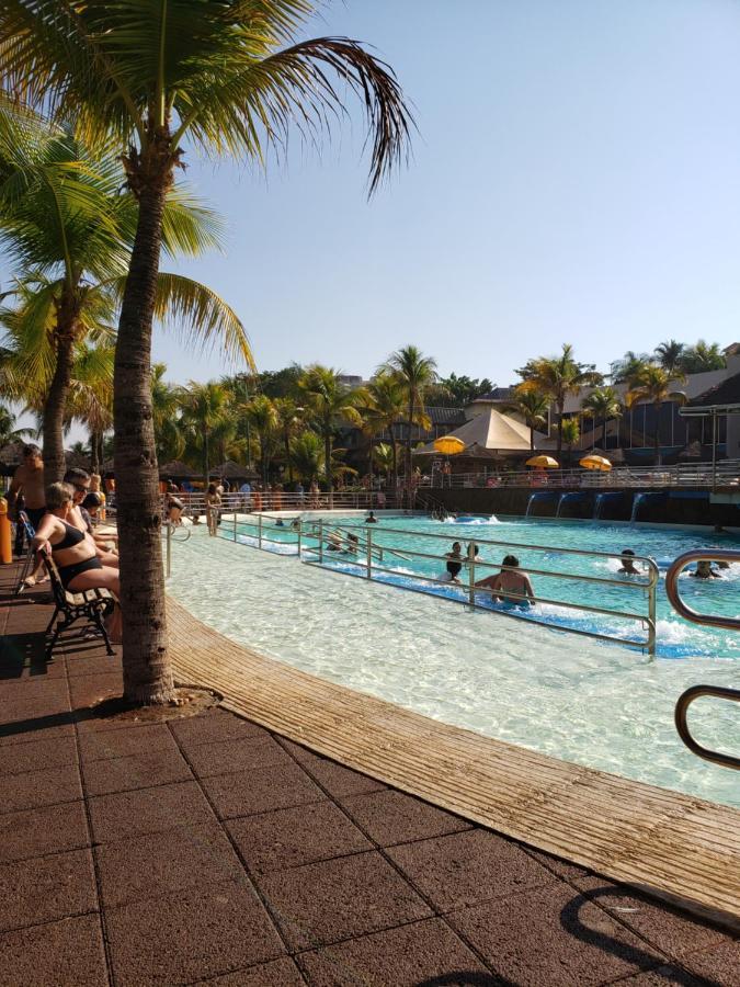 Вілла Casa Temporada Olimpia 8 Pessoas Com Piscina Екстер'єр фото