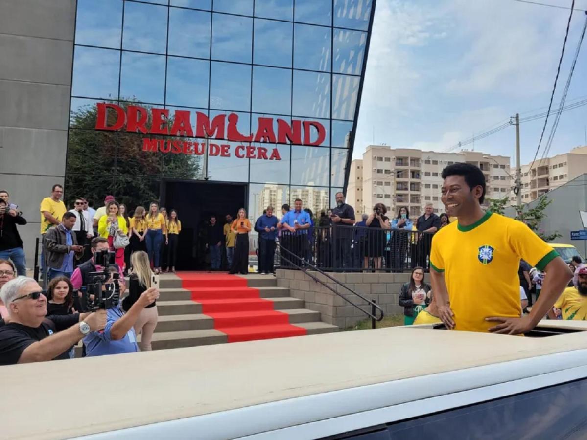 Вілла Casa Temporada Olimpia 8 Pessoas Com Piscina Екстер'єр фото